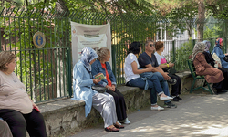 Eskişehir'de sınava giren çocuklarını böyle beklediler