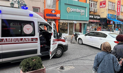 Eskişehir'de duyarsız sürücü ambulansın geçişine engel oldu