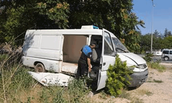 Eskişehir'de görüntü kirliliği oluşturan hurda araçlar kaldırıldı