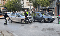 Eskişehir'de iki otomobil çarpıştı: Bir kişi yaralandı