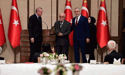 Eskişehirli Mehmet usta Cumhurbaşkanı Erdoğan'dan plaket aldı