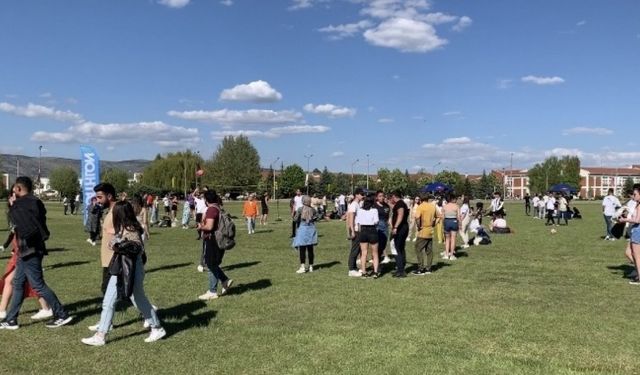 Valilik etkinlikleri yasakladı, ESTÜ festivali iptal etmedi