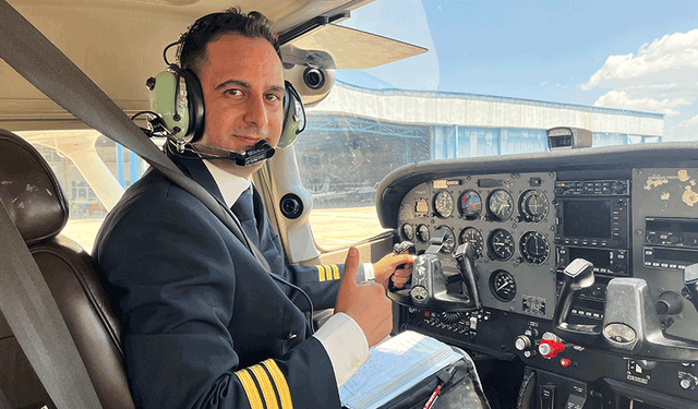 Çocukluk hayali pilotluk mesleğini yapmak için Tıp Fakültesini bıraktı