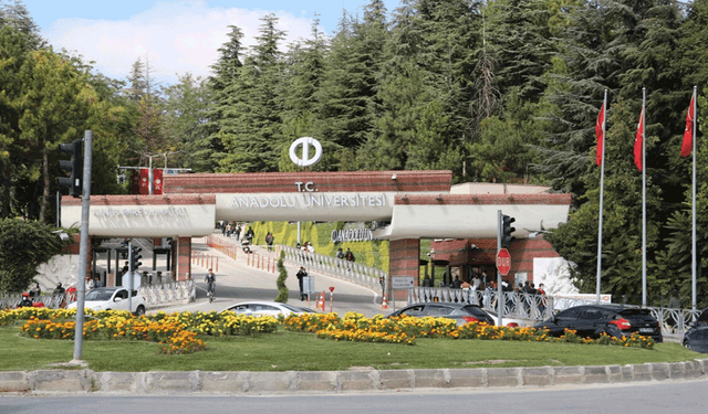 Anadolu Üniversitesi’nin birçok öğretim üyesi sıralamaya girdi!