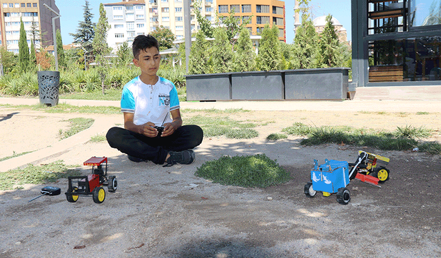 Eskişehirli çocuk kendi elektronik oyuncaklarını imal ediyor