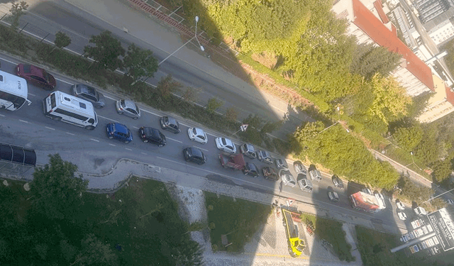 Eskişehir'de okulun ilk günü trafik yoğunluğu