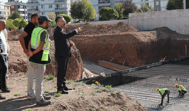 Vali Aksoy inşaatı devam eden Anadolu Lisesi'ni ziyaret etti