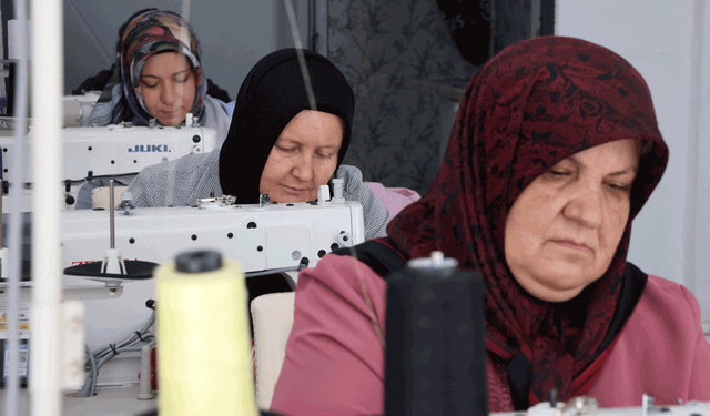 Eskişehir'de bir araya gelen ev hanımları kendi işletmelerini kurdu