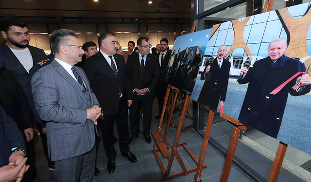 Eskişehir Valisi Aksoy sergi açılış programına katıldı