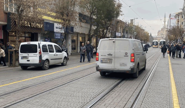 Eskişehir'de duyarsız sürücülerin önüne geçilemiyor!