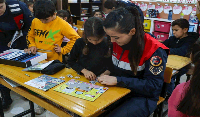 Eskişehir’de miniklere jandarma mesleği tanıtıldı